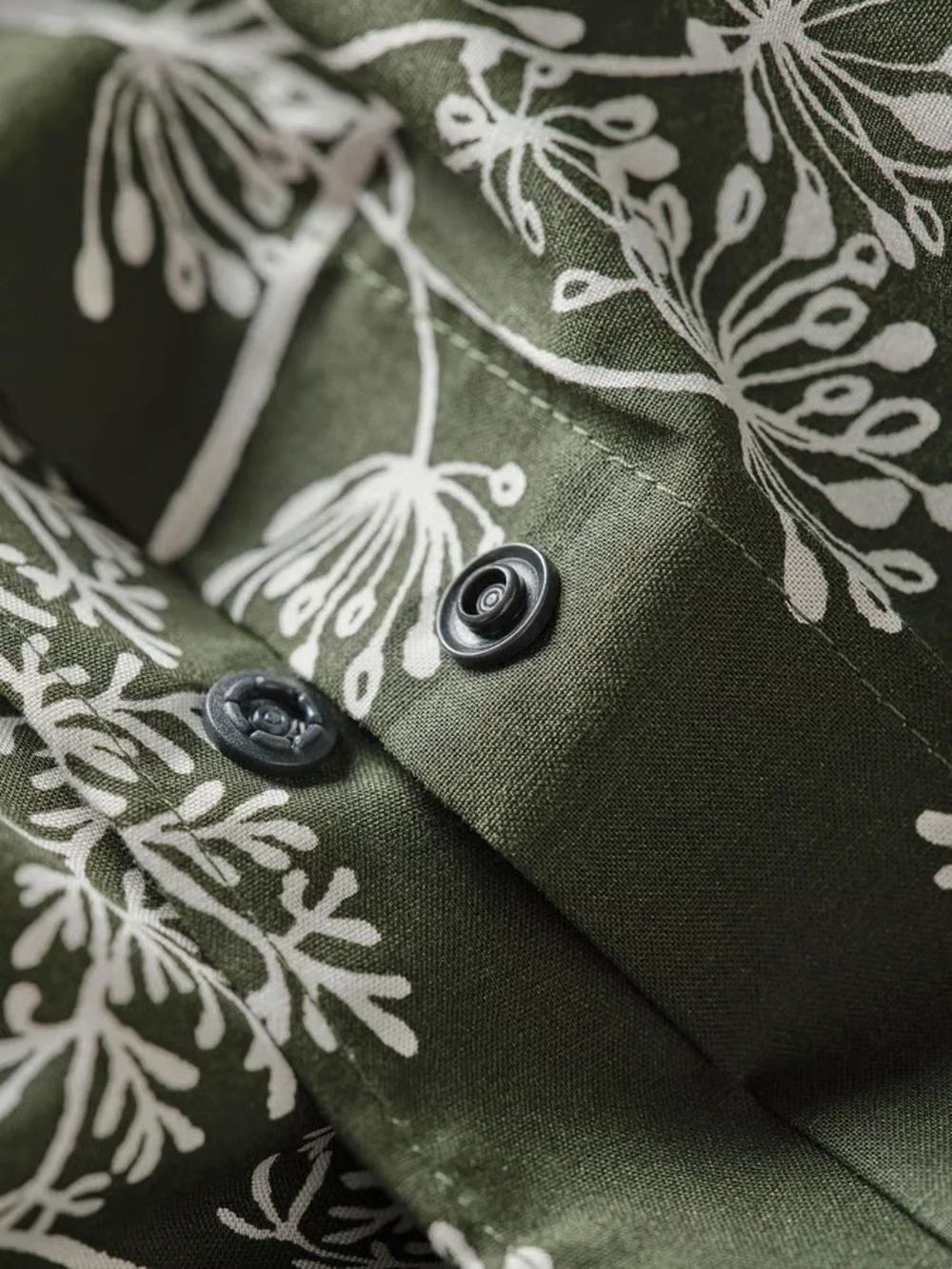 Green Botanical Print Comforter Set with Accent Pillows